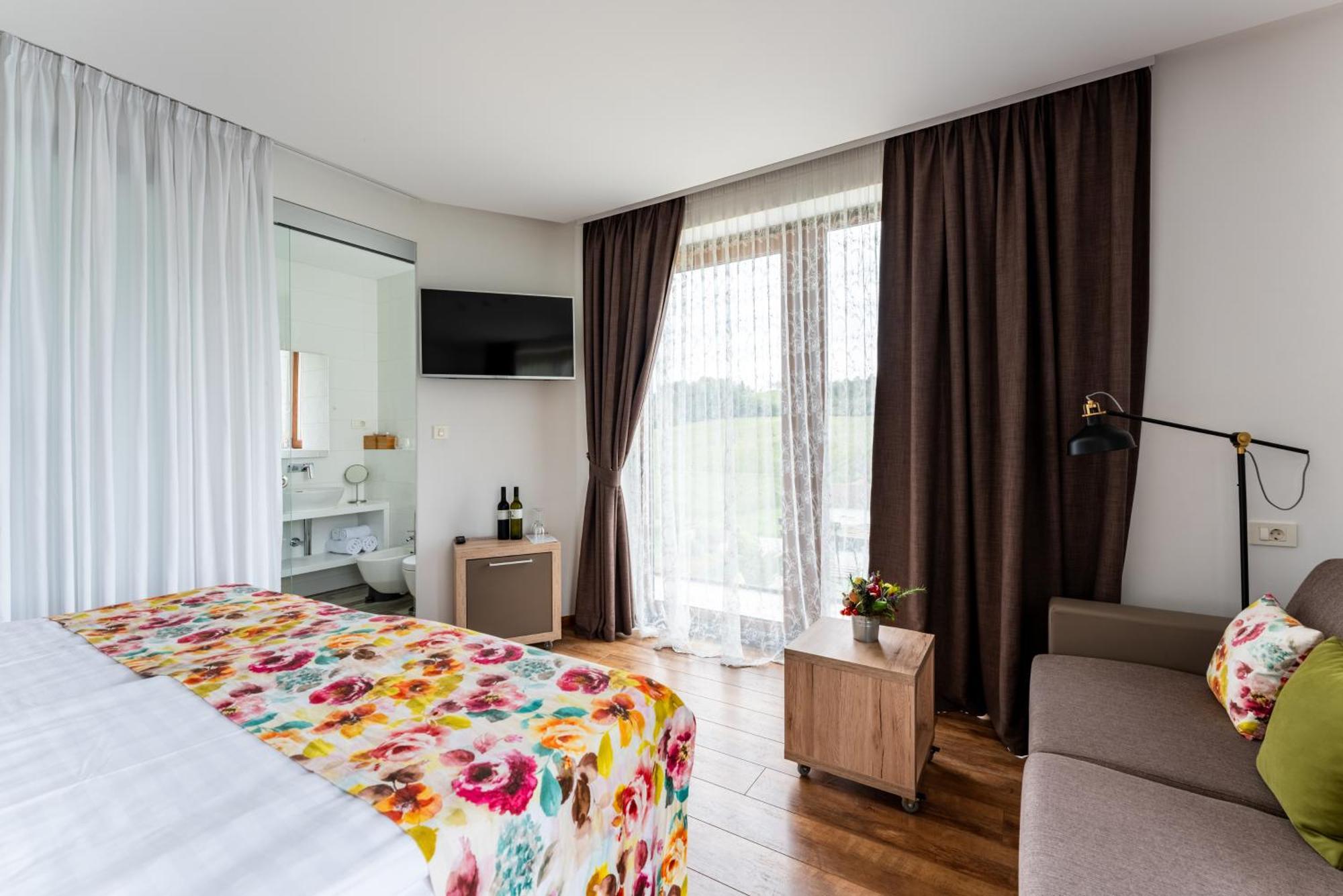 Bed&Breakfast Vinarija Coner Bjelovar Zimmer foto